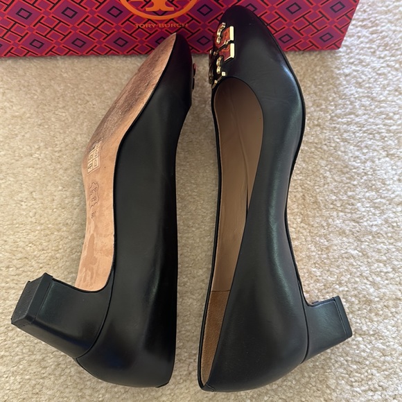Tory Burch Raleigh Pumps - Picture 5 of 7